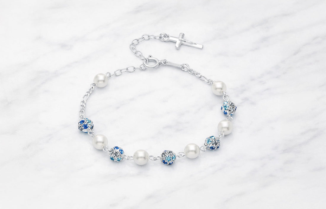 CATHOLIC GIFT GUIDE: FIRST COMMUNION LISTICLE