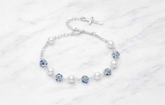 CATHOLIC GIFT GUIDE: FIRST COMMUNION LISTICLE