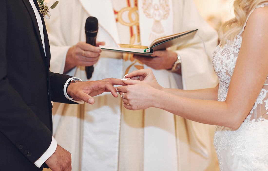 EL SACRAMENTO DEL MATRIMONIO: UN VÍNCULO SAGRADO E INDISOLUBLE