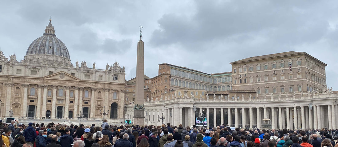THE PAPAL BLESSING ON SUNDAY