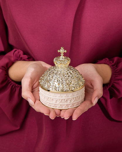 MONDO CATTOLICO ROMA Arras 10 cm (3.94 in) / 8.50 cm (3.35 in) / 3 cm (1.18 in) Arras with White and Gold St. Peter’s Dome Case