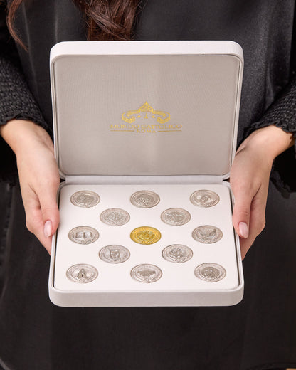 MONDO CATTOLICO ROMA Arras 18 x 18 cm (7.09 x 7.09 in) / 5 cm (1.97 in) / 3 cm (1.18 in) Arras with White Velvet Case