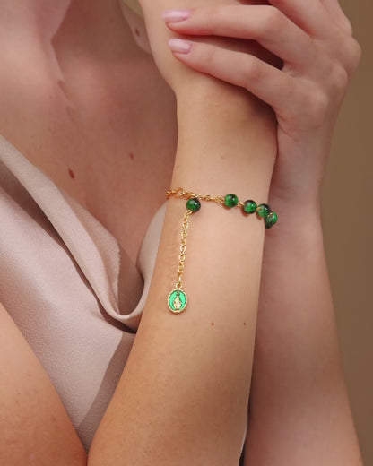 Bracelet chapelet doré avec perles vertes panachées