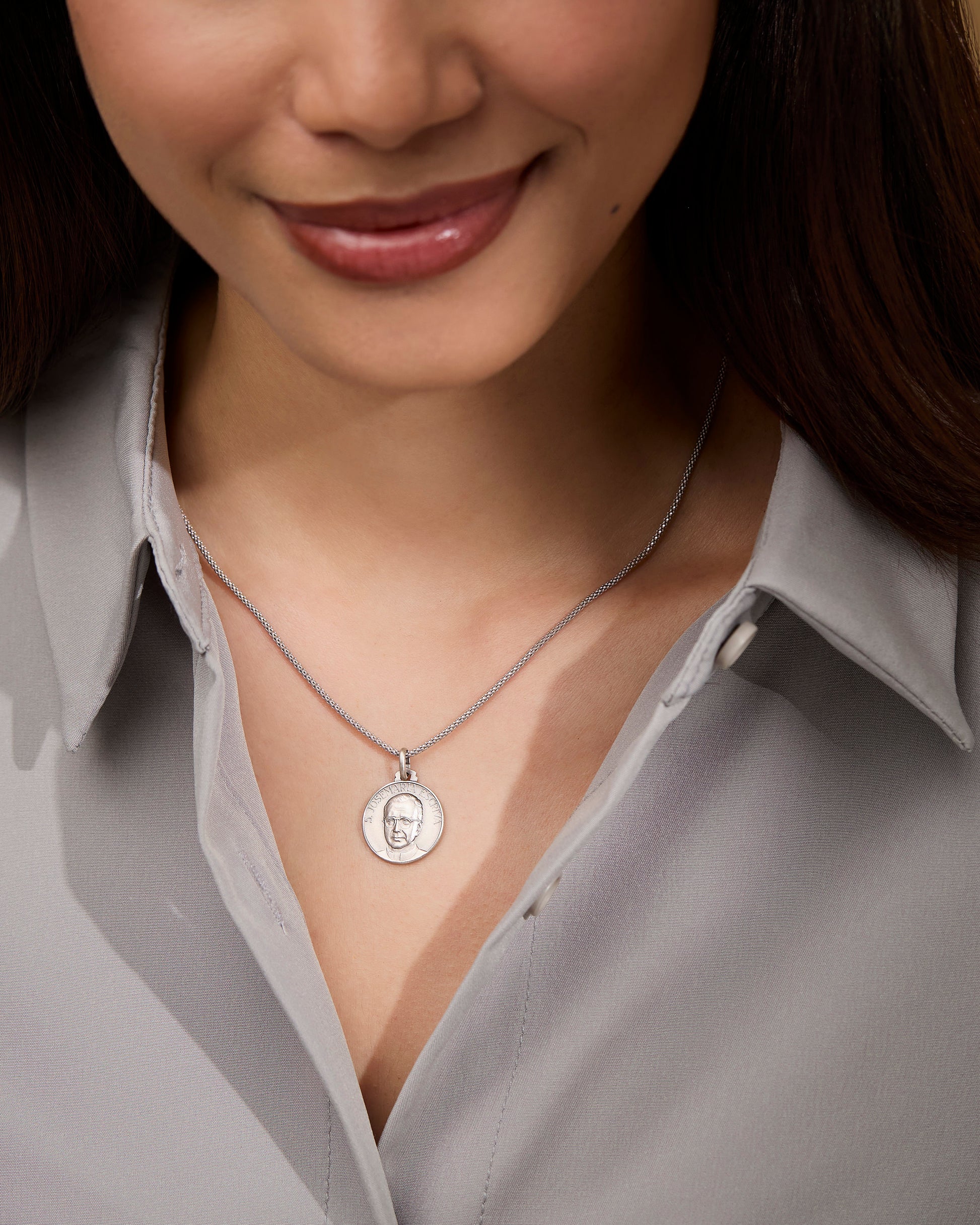 MONDO CATTOLICO ROMA Medal 18 mm (0.70 in) Silver medal of Saint Joseph M. Escrivá de Balaguer